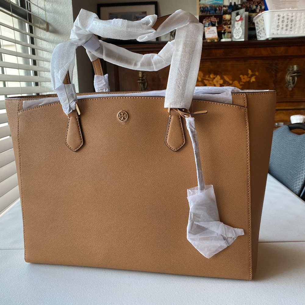 NWT Boutique Tory Burch Robinson Tote Cardamom